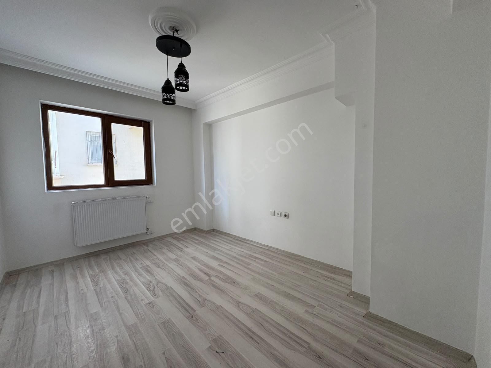Ulukaya*neşet Ertaş Cad.yanı Katta Ön Cephe Masrafsız 3+1 Daire — fotoğraf 19