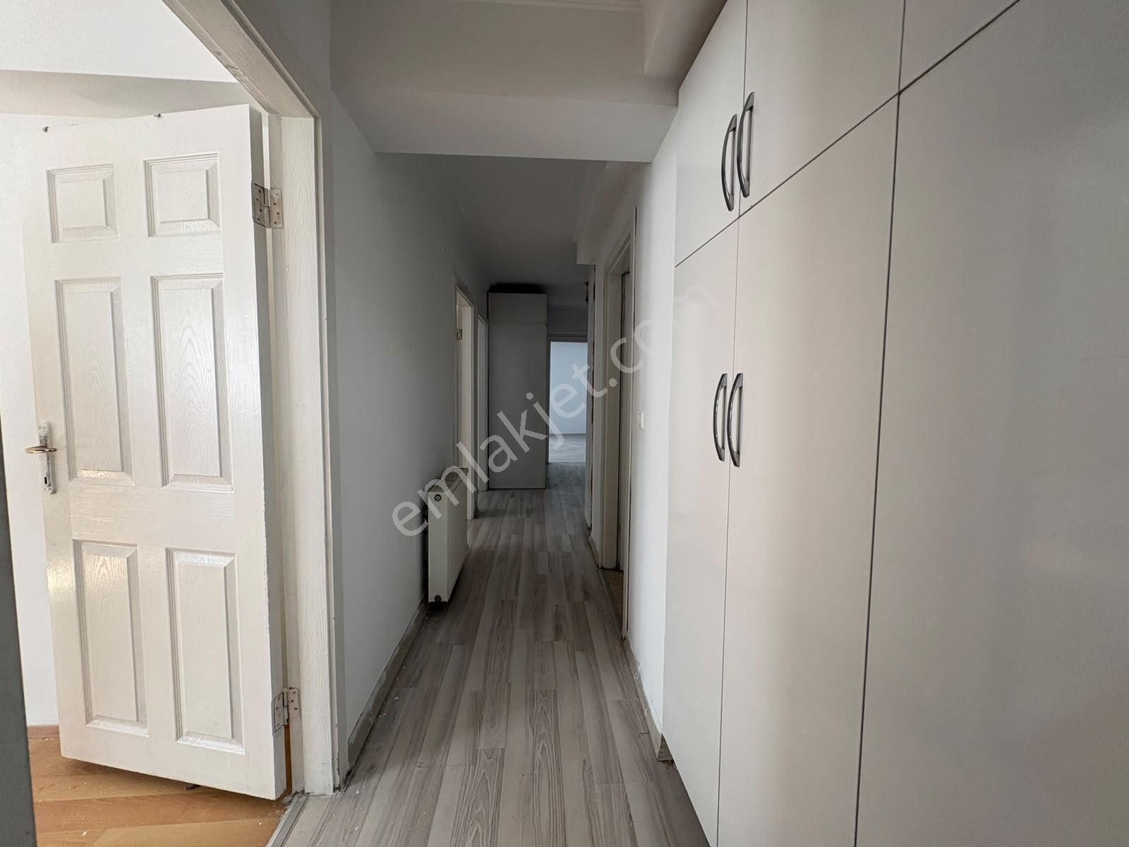 Ulukaya*neşet Ertaş Cad.yanı Katta Ön Cephe Masrafsız 3+1 Daire — fotoğraf 21
