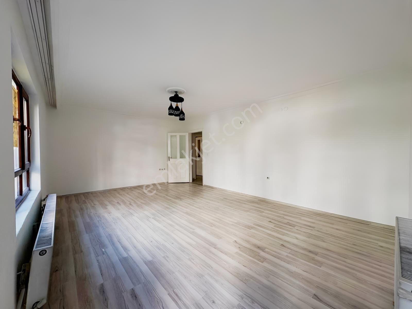 Ulukaya*neşet Ertaş Cad.yanı Katta Ön Cephe Masrafsız 3+1 Daire — fotoğraf 25