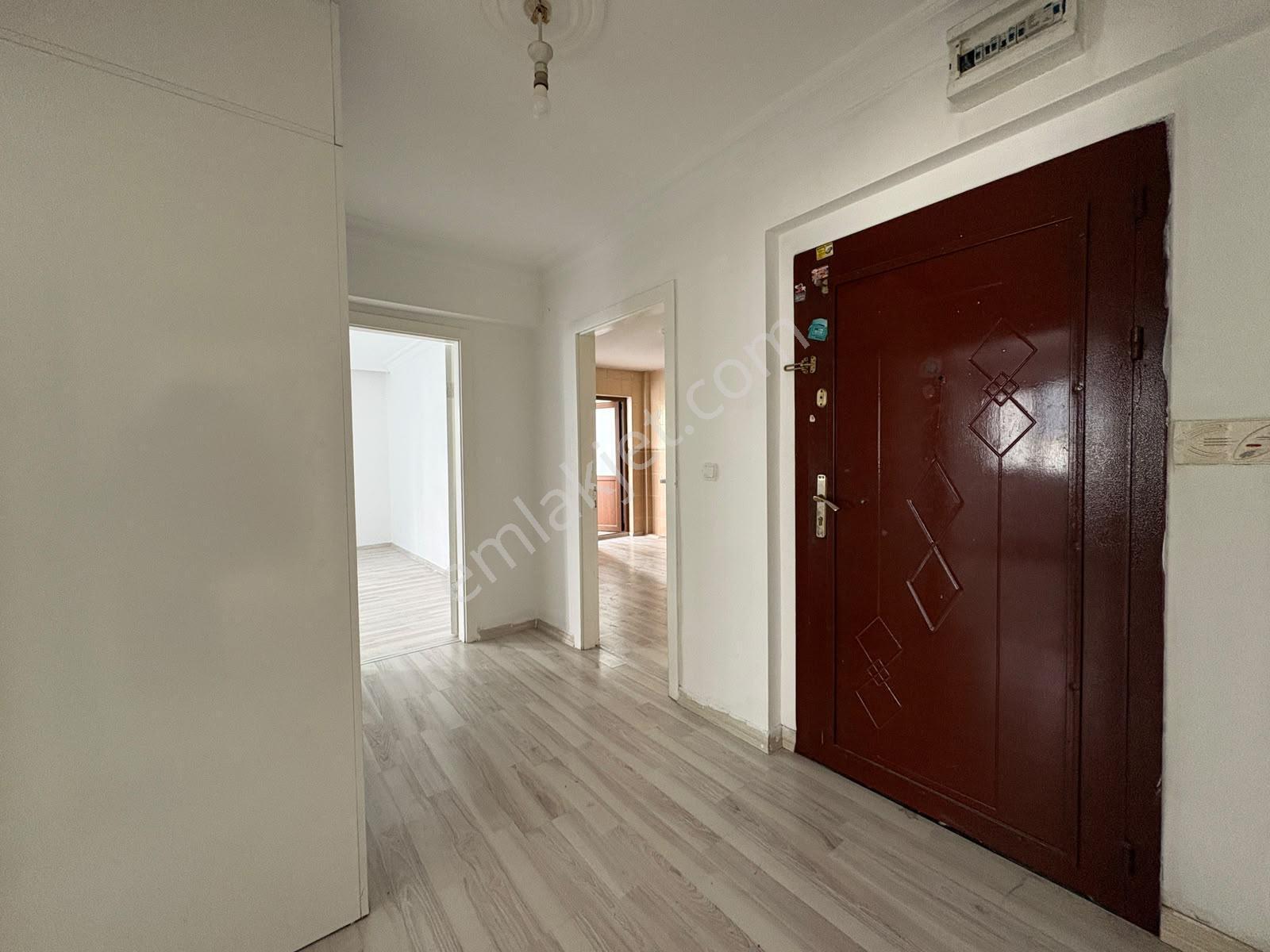 Ulukaya*neşet Ertaş Cad.yanı Katta Ön Cephe Masrafsız 3+1 Daire — fotoğraf 27