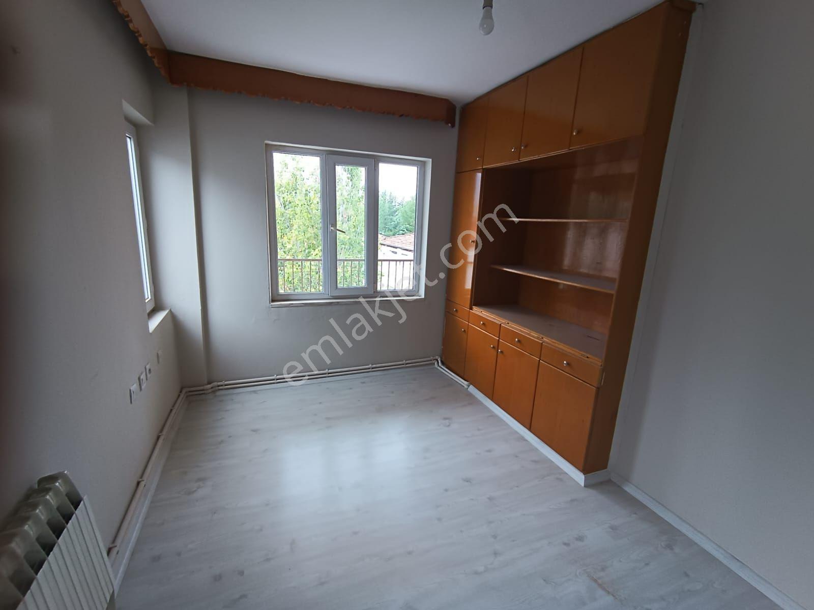 Ender Uysal Gayrimenkulden Sitelerde İçi Tadilatlı 3+1 Asansörlü Satılık Daire.. — fotoğraf 7