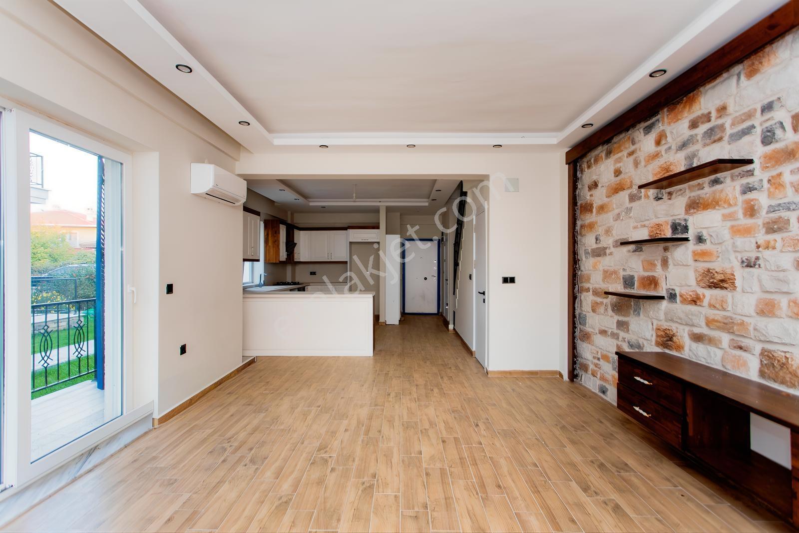 Foça Hacıveli Mah. Havuzlu Site İçerisinde Satılık 3+1 Villa — fotoğraf 6
