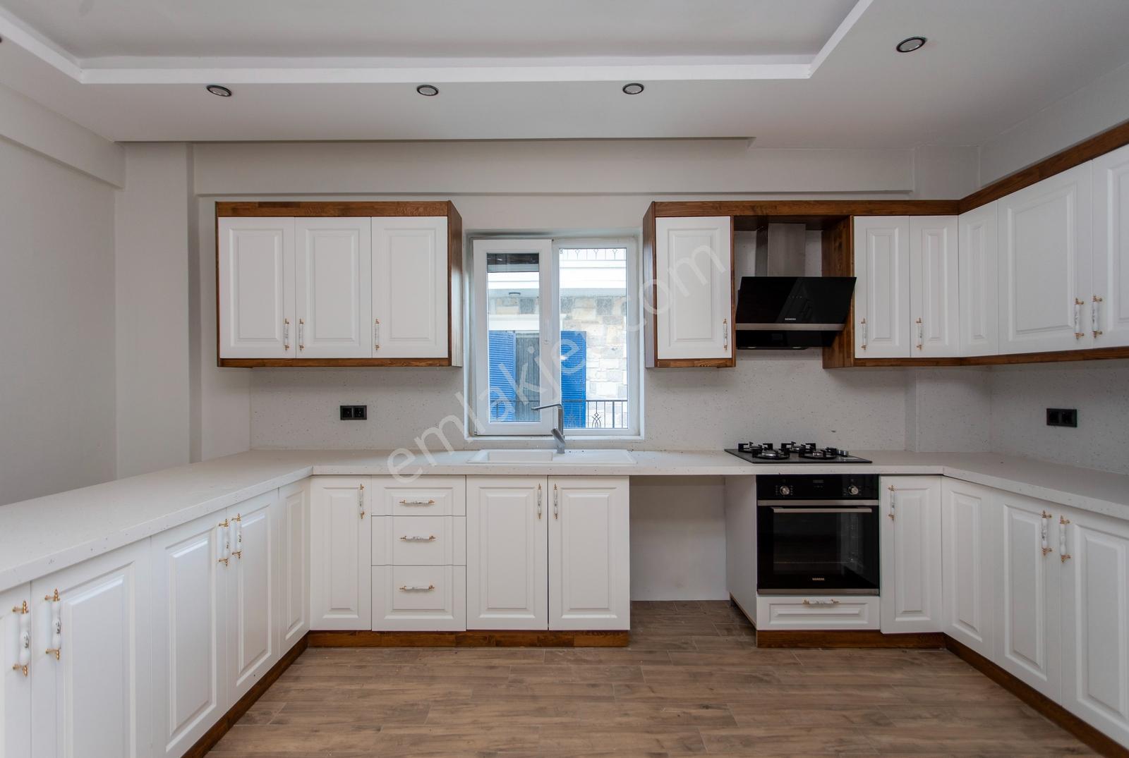 Foça Hacıveli Mah. Havuzlu Site İçerisinde Satılık 3+1 Villa — fotoğraf 11