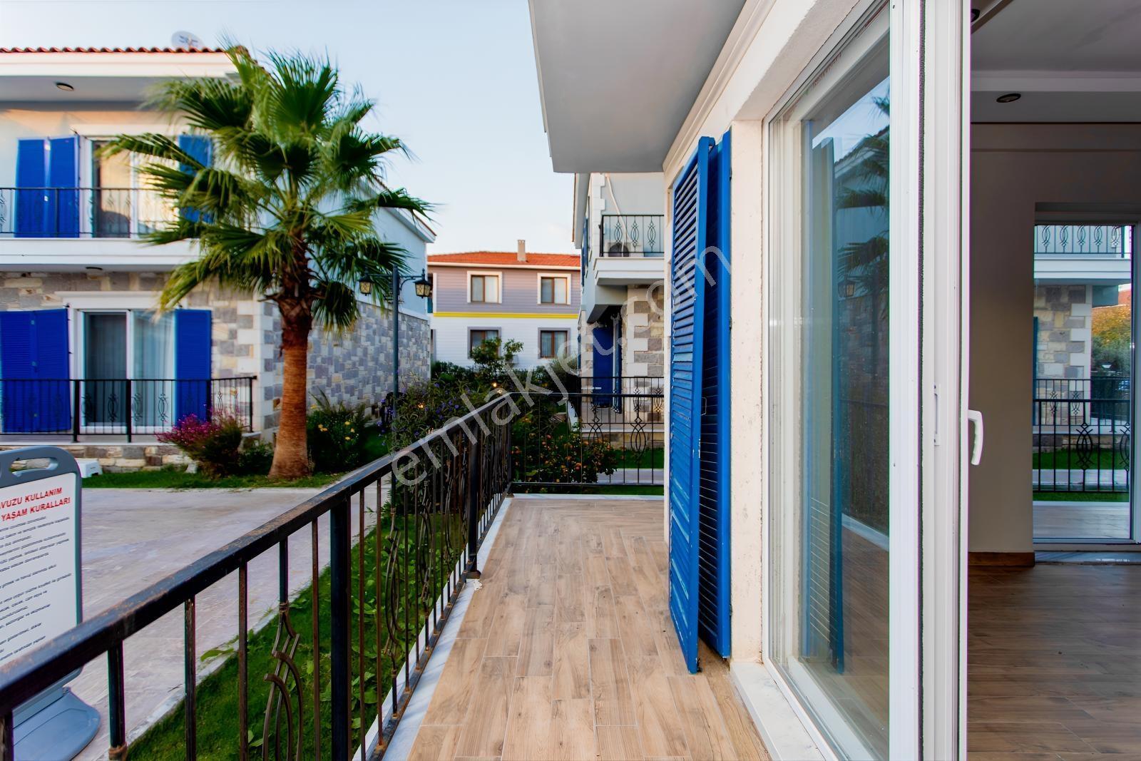 Foça Hacıveli Mah. Havuzlu Site İçerisinde Satılık 3+1 Villa — fotoğraf 14