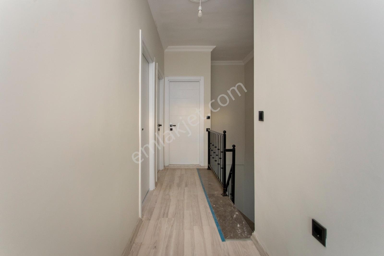 Foça Hacıveli Mah. Havuzlu Site İçerisinde Satılık 3+1 Villa — fotoğraf 17