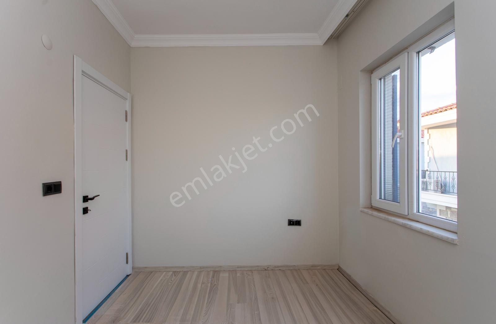 Foça Hacıveli Mah. Havuzlu Site İçerisinde Satılık 3+1 Villa — fotoğraf 22