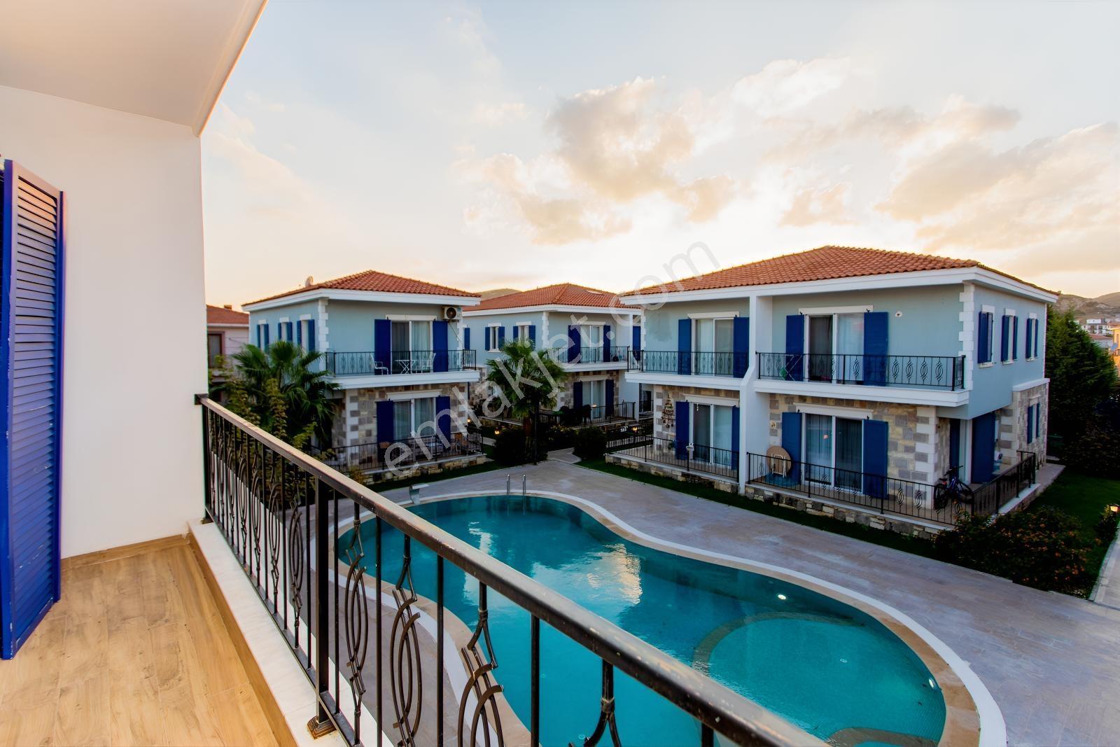 Foça Hacıveli Mah. Havuzlu Site İçerisinde Satılık 3+1 Villa — fotoğraf 26