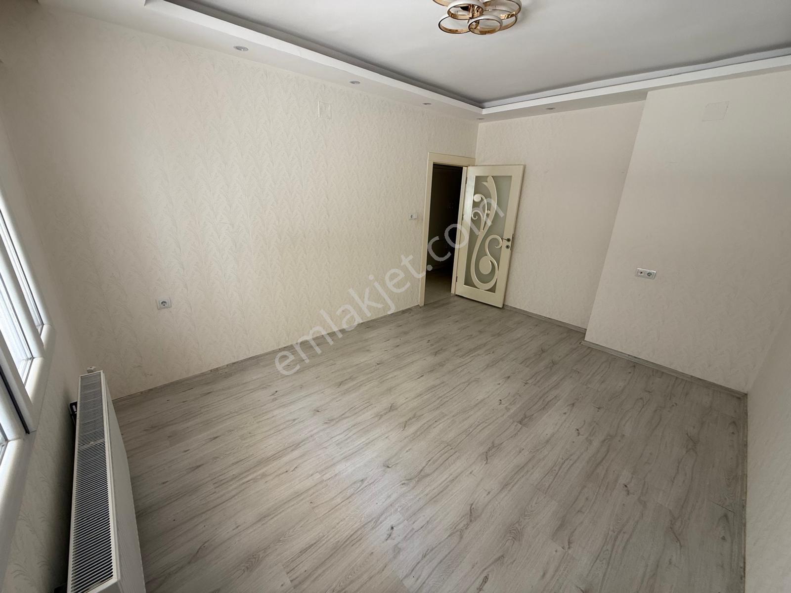 Kilis Merkez Mehmet Abdi Bulut'ta Geniş Teraslı 2+1 Daire — fotoğraf 3