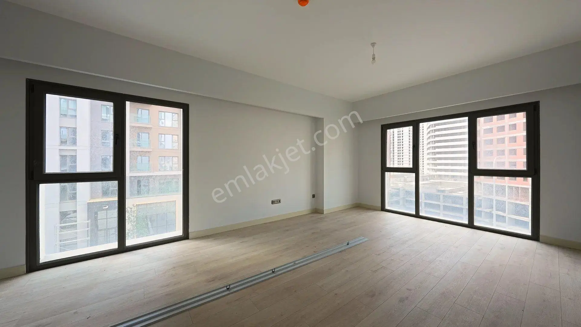 Yeni Fikirtepe Emlak Konut Satılık 2+1 Daire – Çift Cepheli Salon, Sıfır