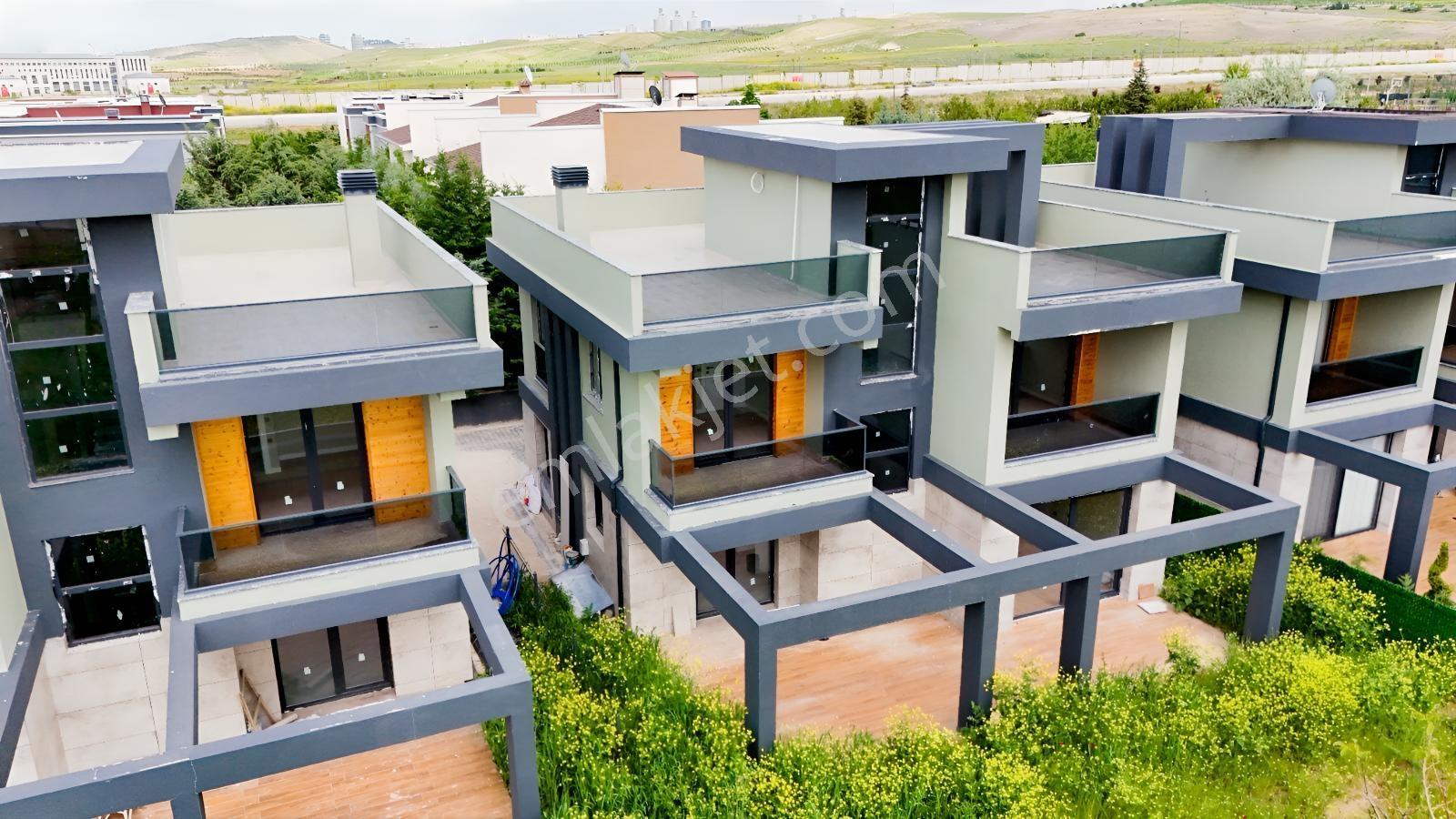 Yeni Bağlıca'da Teraslı 5+1 Yapılı Ve Sıfır Müstakil Villa — fotoğraf 3