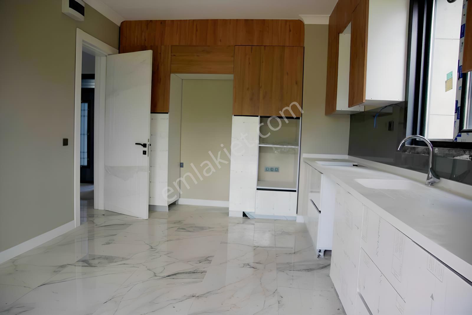 Yeni Bağlıca'da Teraslı 5+1 Yapılı Ve Sıfır Müstakil Villa — fotoğraf 26