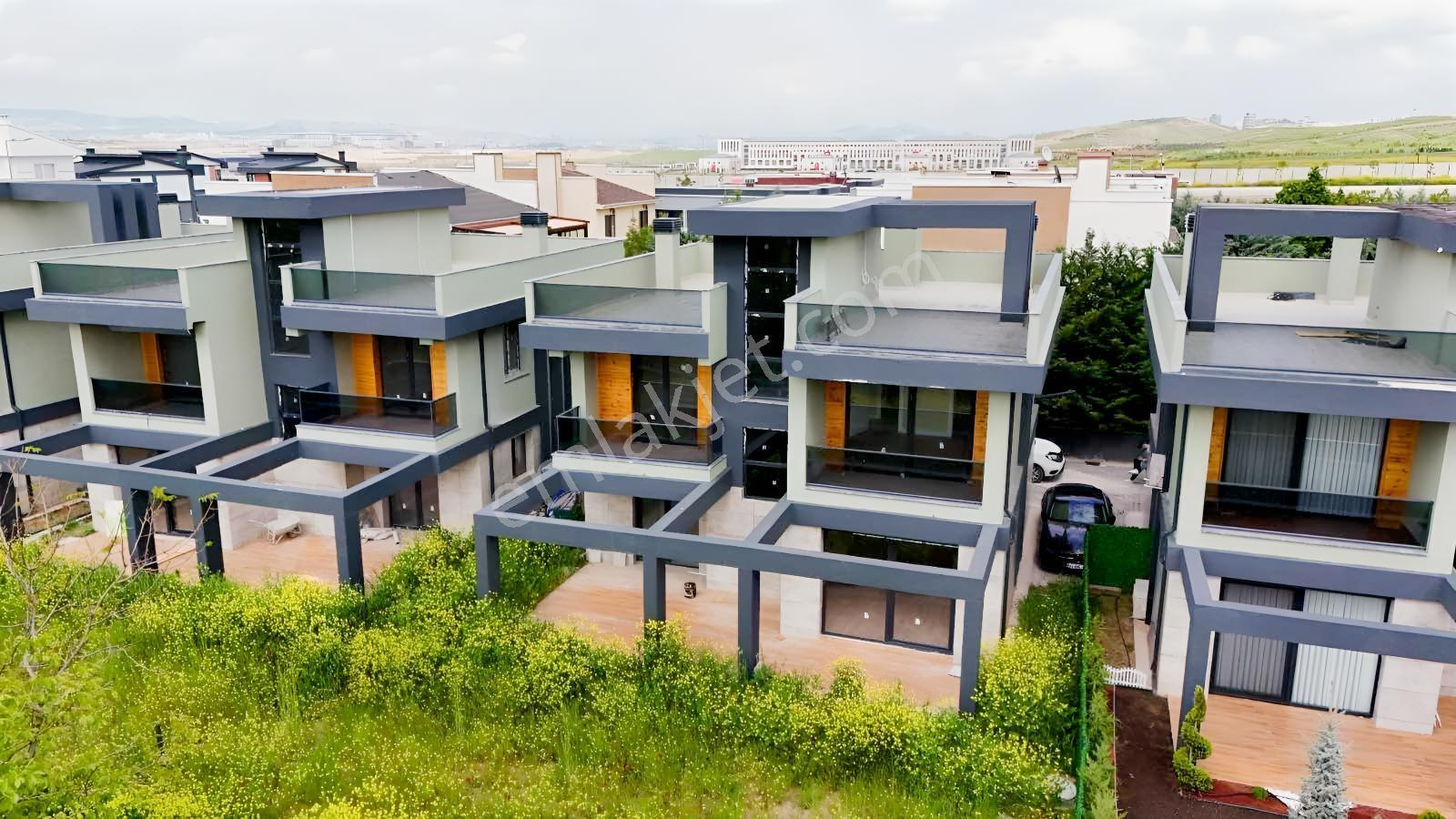 Yeni Bağlıca'da Teraslı 5+1 Yapılı Ve Sıfır Müstakil Villa — fotoğraf 28