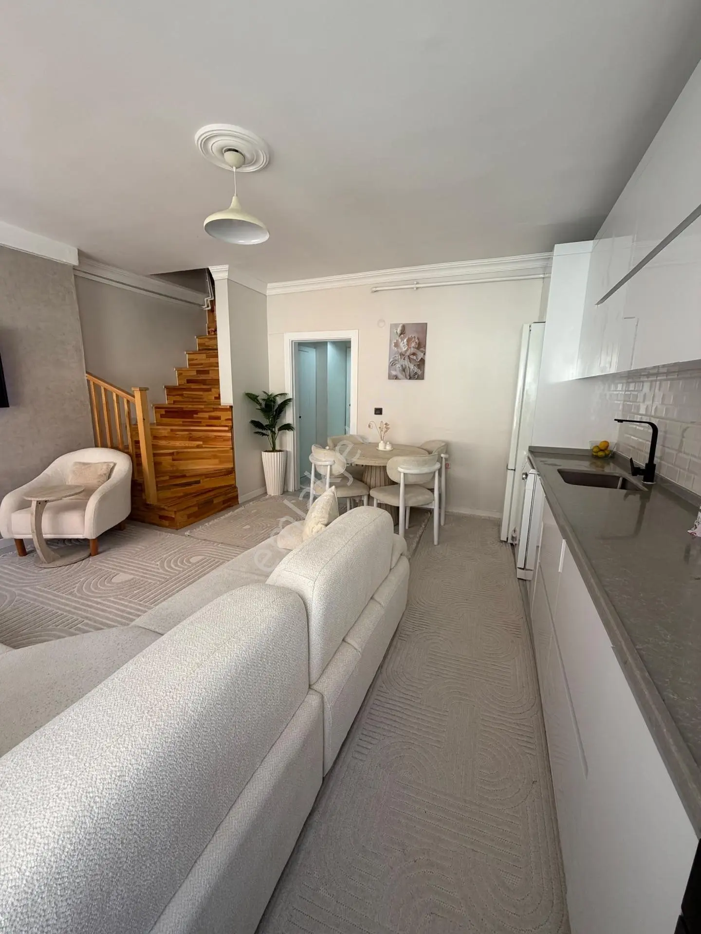 Bağlık Mahallesi'nde Teraslı 3+1 Satılık Dubleks Daire — fotoğraf 3