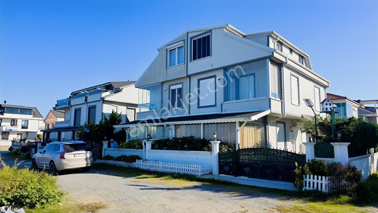 Denize Sıfır 5 Odalı Satılık Bahceli Villa — fotoğraf 2