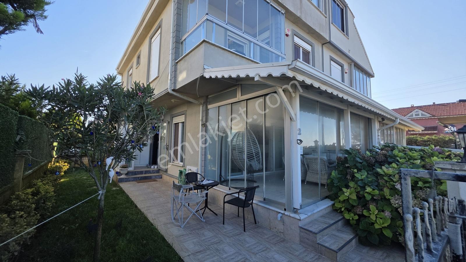Denize Sıfır 5 Odalı Satılık Bahceli Villa — fotoğraf 3