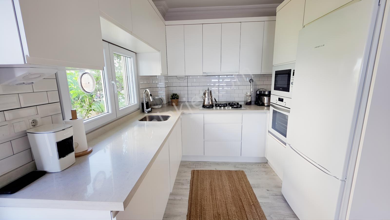 Denize Sıfır 5 Odalı Satılık Bahceli Villa — fotoğraf 7