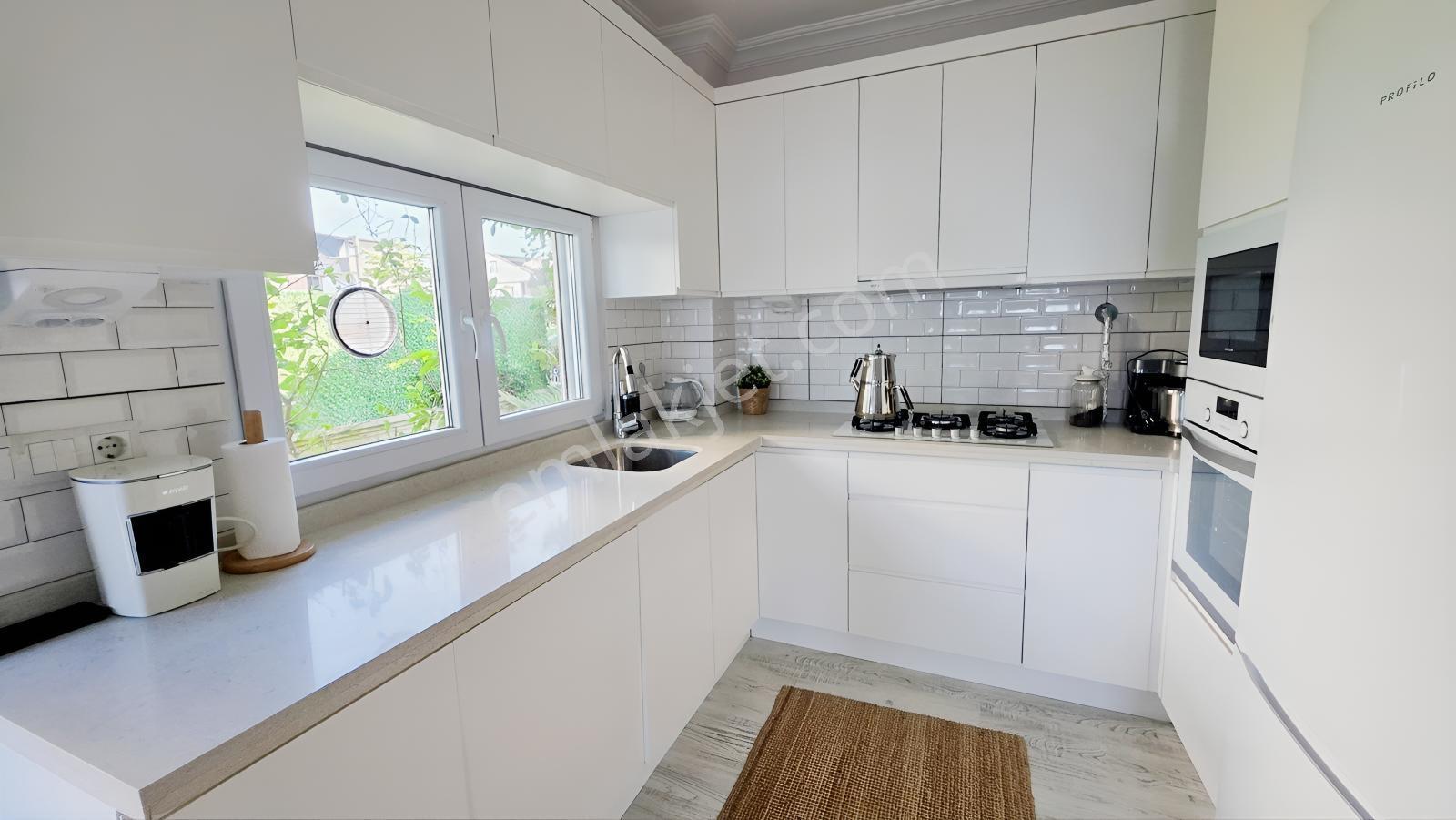 Denize Sıfır 5 Odalı Satılık Bahceli Villa — fotoğraf 8