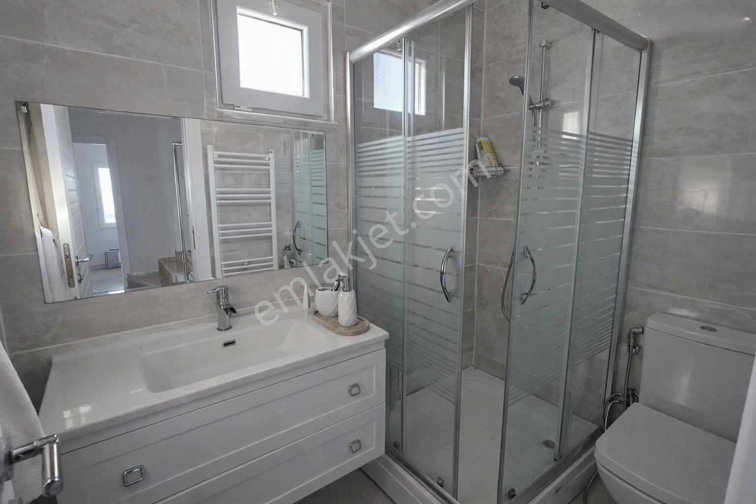 Denize Sıfır 5 Odalı Satılık Bahceli Villa — fotoğraf 17