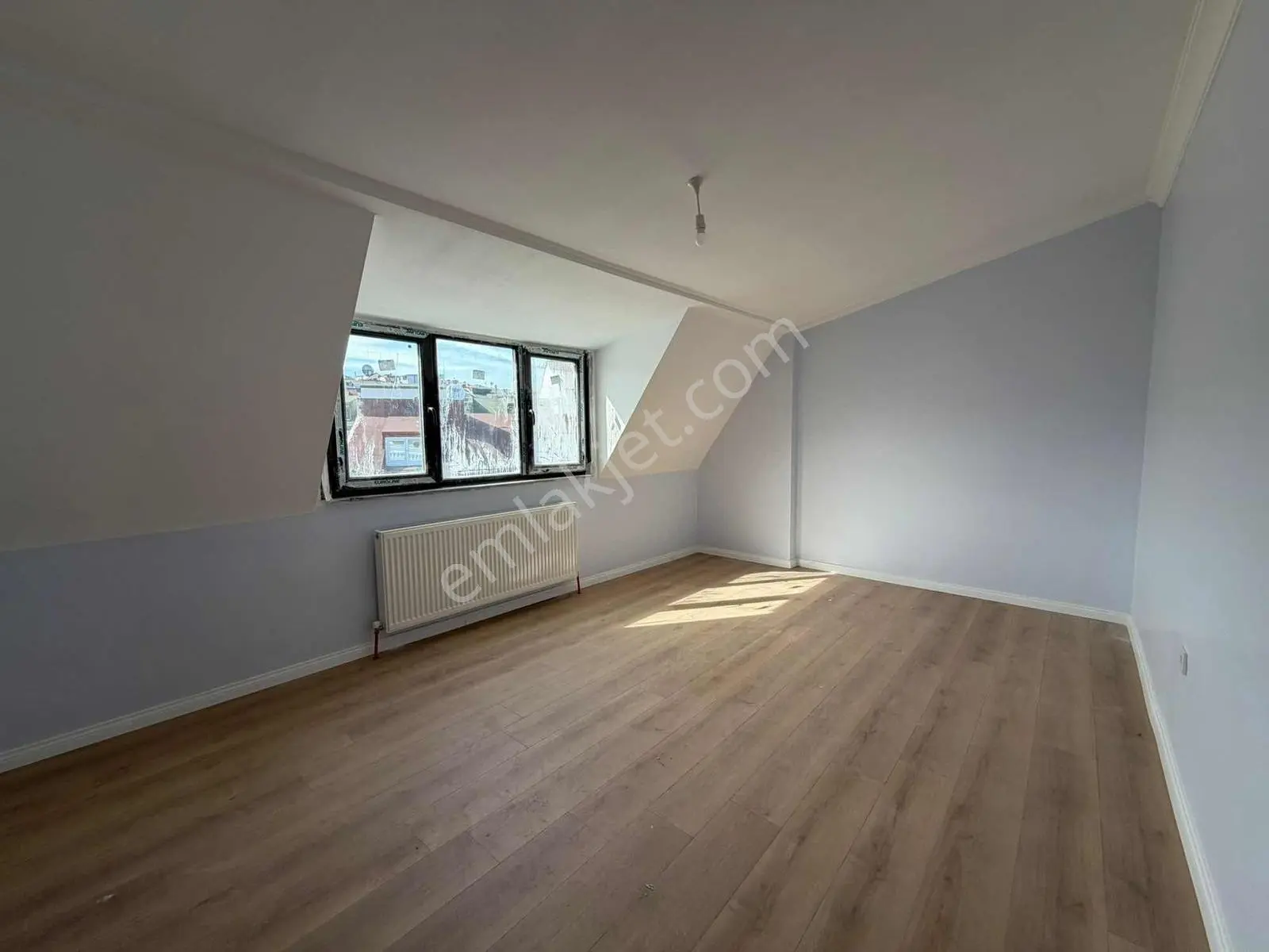 Arnavutköy 2+1 Türkiye Emlak Çatı Katı 93M² Satılık Daire