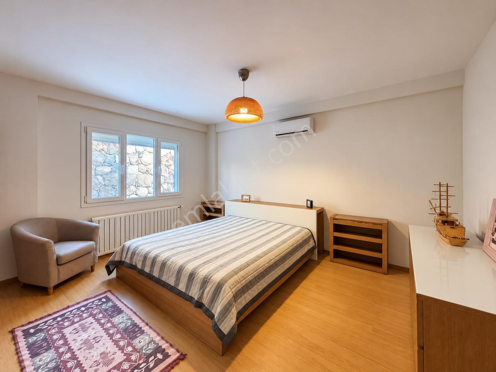 Foçaköy'de Muhteşem Deniz Manzaralı Geniş Arsalı 3+1 Villa — fotoğraf 19
