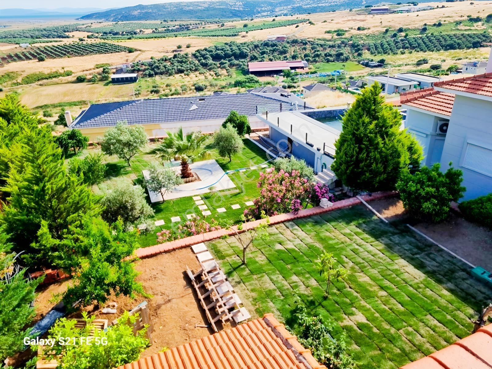 Foçaköy'de Muhteşem Deniz Manzaralı Geniş Arsalı 3+1 Villa — fotoğraf 29