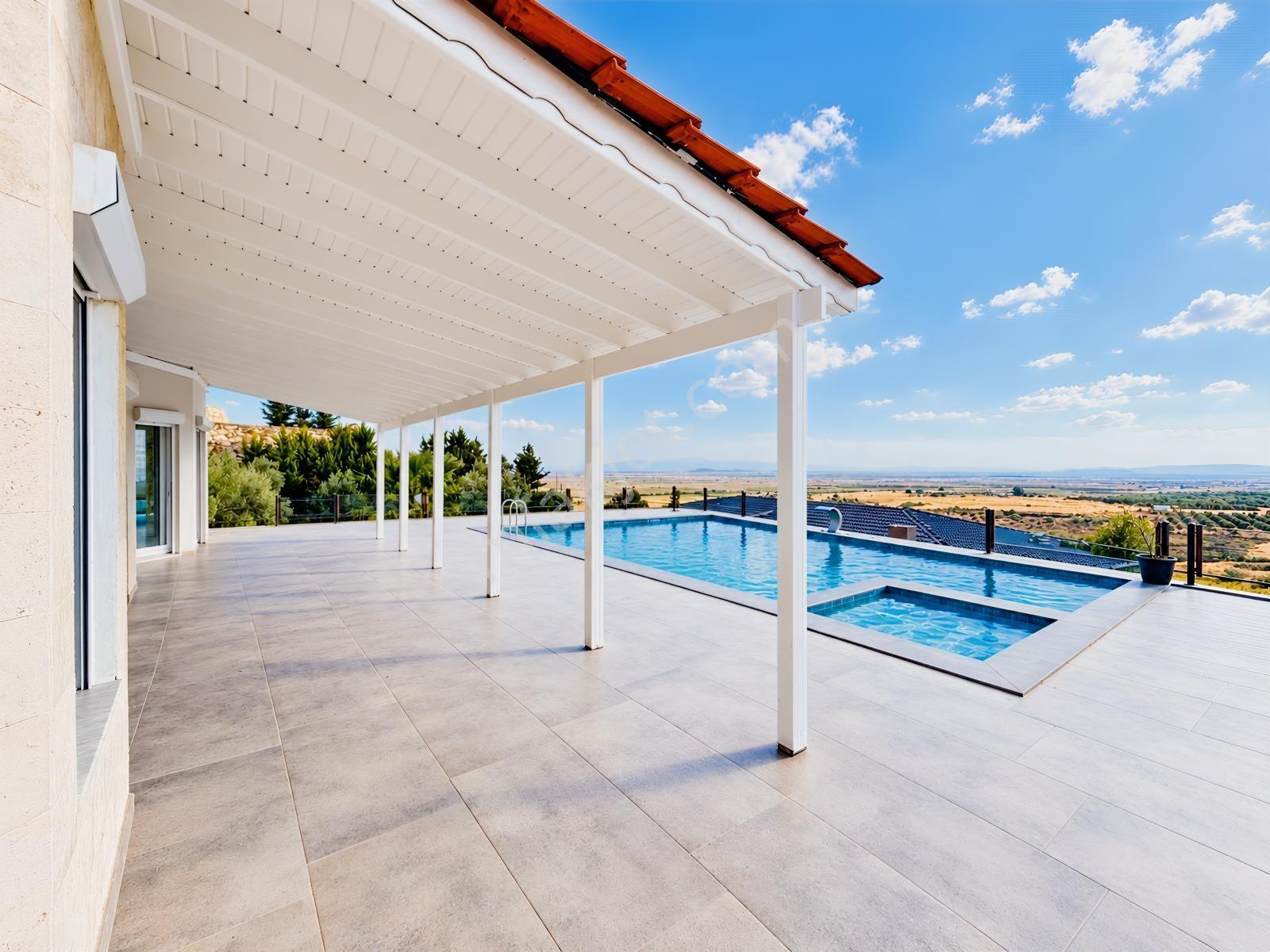 Foçaköy'de Muhteşem Deniz Manzaralı Geniş Arsalı 3+1 Villa — fotoğraf 34