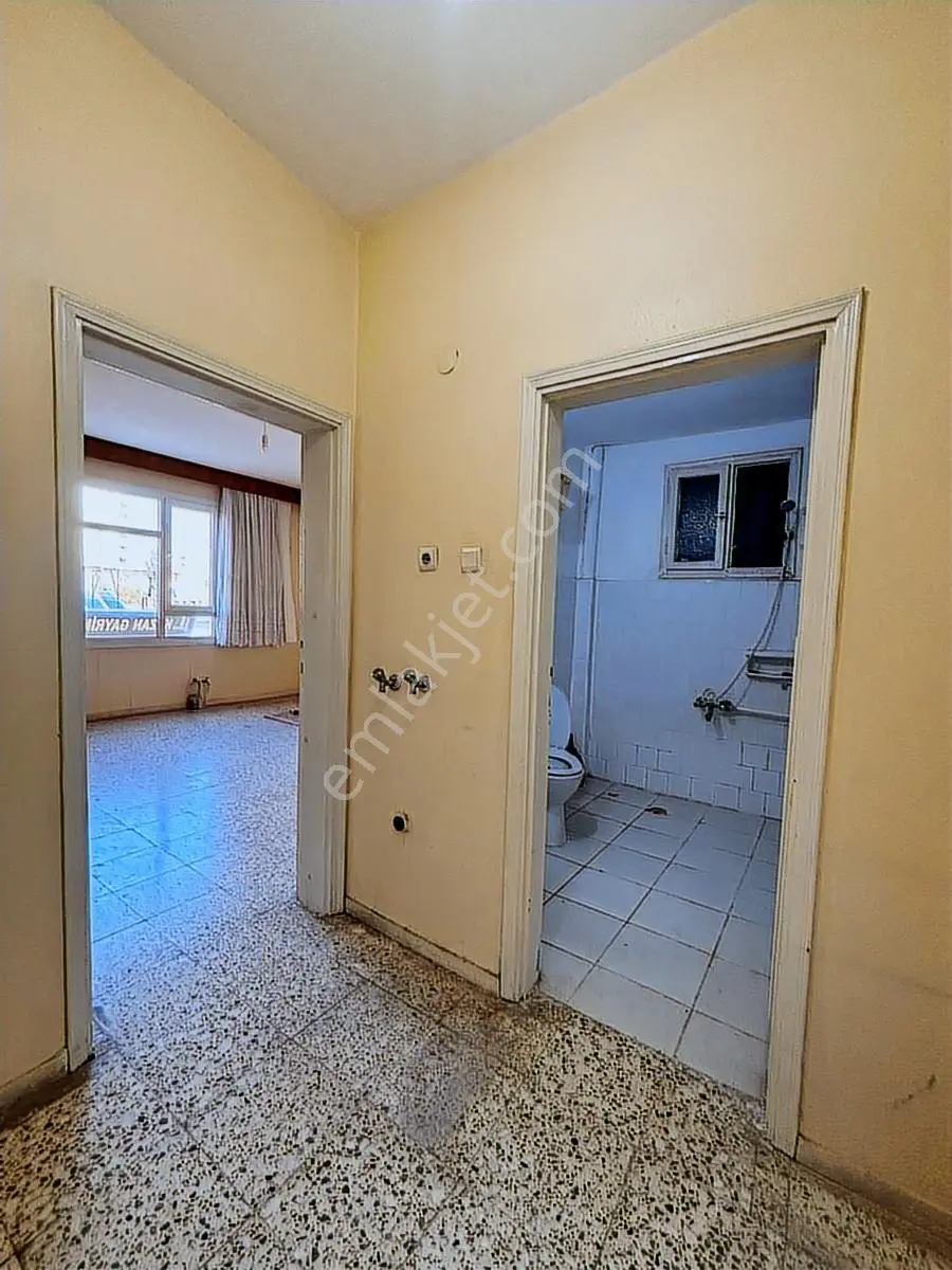 Kozan Gayrimenkul'den M. Akif Ersoy Lisesi Civarı 3+1 Daire — fotoğraf 4