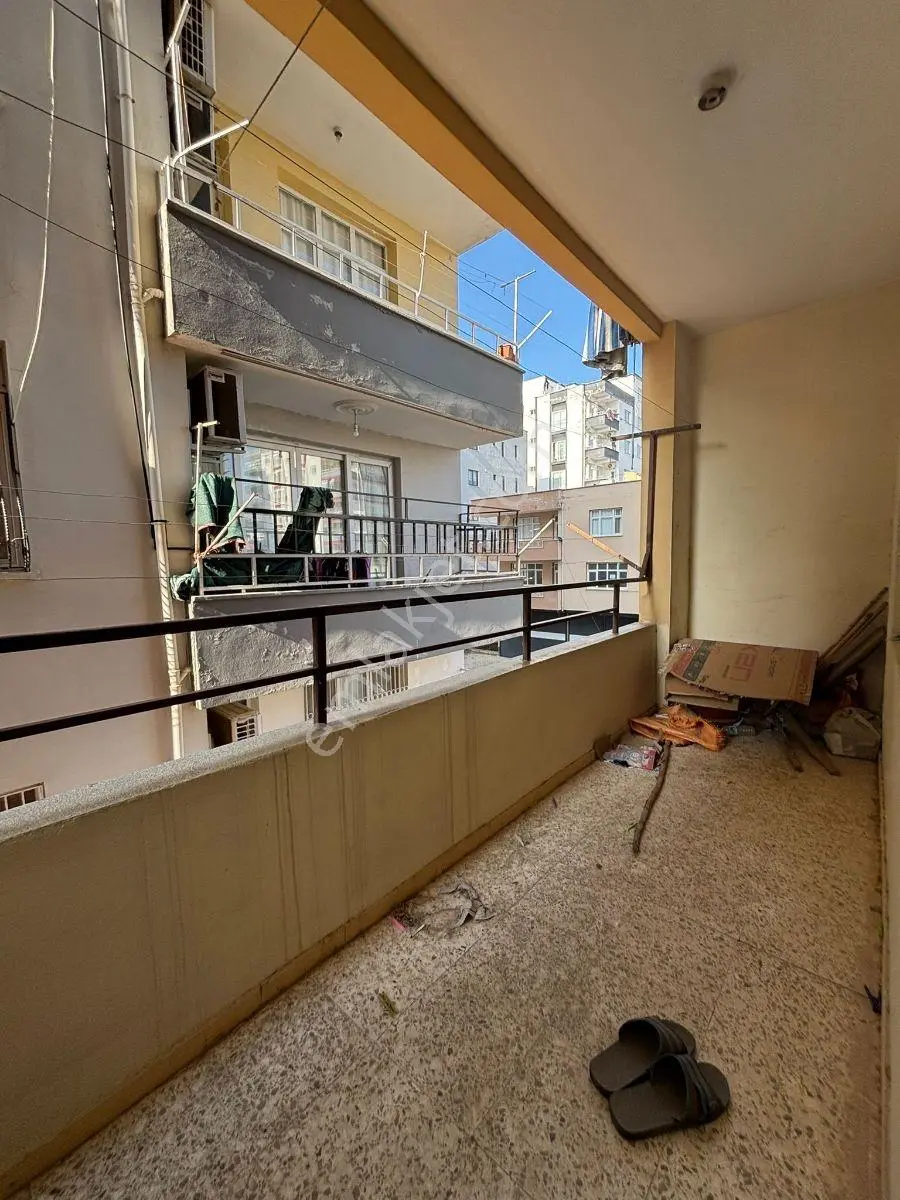 Kozan Gayrimenkul'den M. Akif Ersoy Lisesi Civarı 3+1 Daire — fotoğraf 5