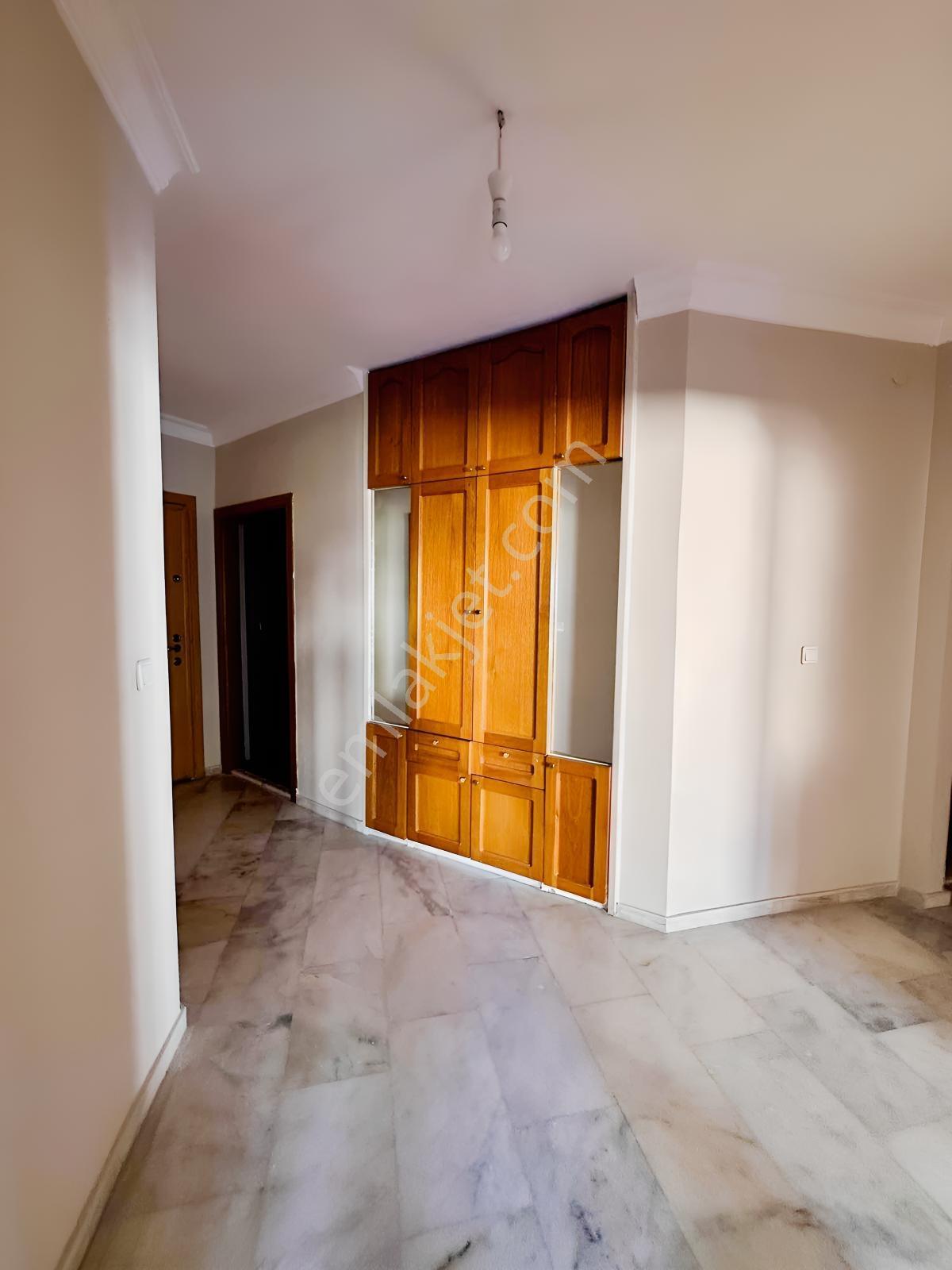 Karşıyaka Çamlık Sk Geniş 3+1 Daire Otopark Asansör Köşk Yanı — fotoğraf 12