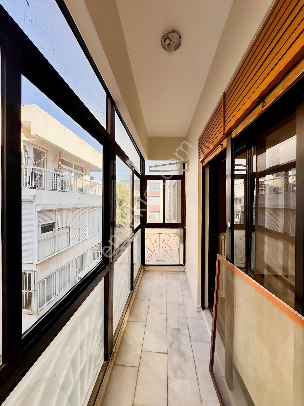 Karşıyaka Çamlık Sk Geniş 3+1 Daire Otopark Asansör Köşk Yanı — fotoğraf 19