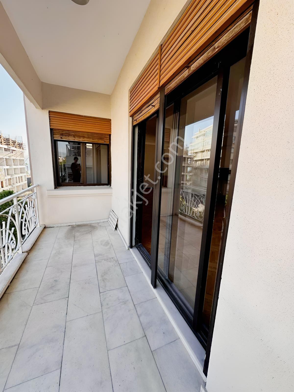 Karşıyaka Çamlık Sk Geniş 3+1 Daire Otopark Asansör Köşk Yanı — fotoğraf 20