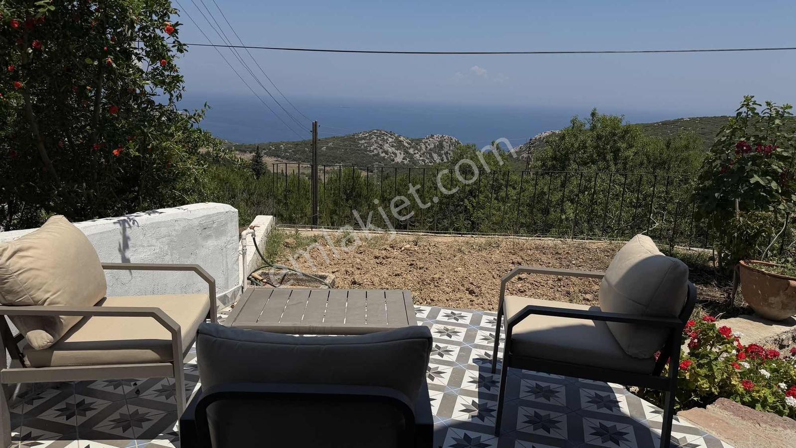 Deniz Manzaralı Satılık Taş Ev — fotoğraf 9