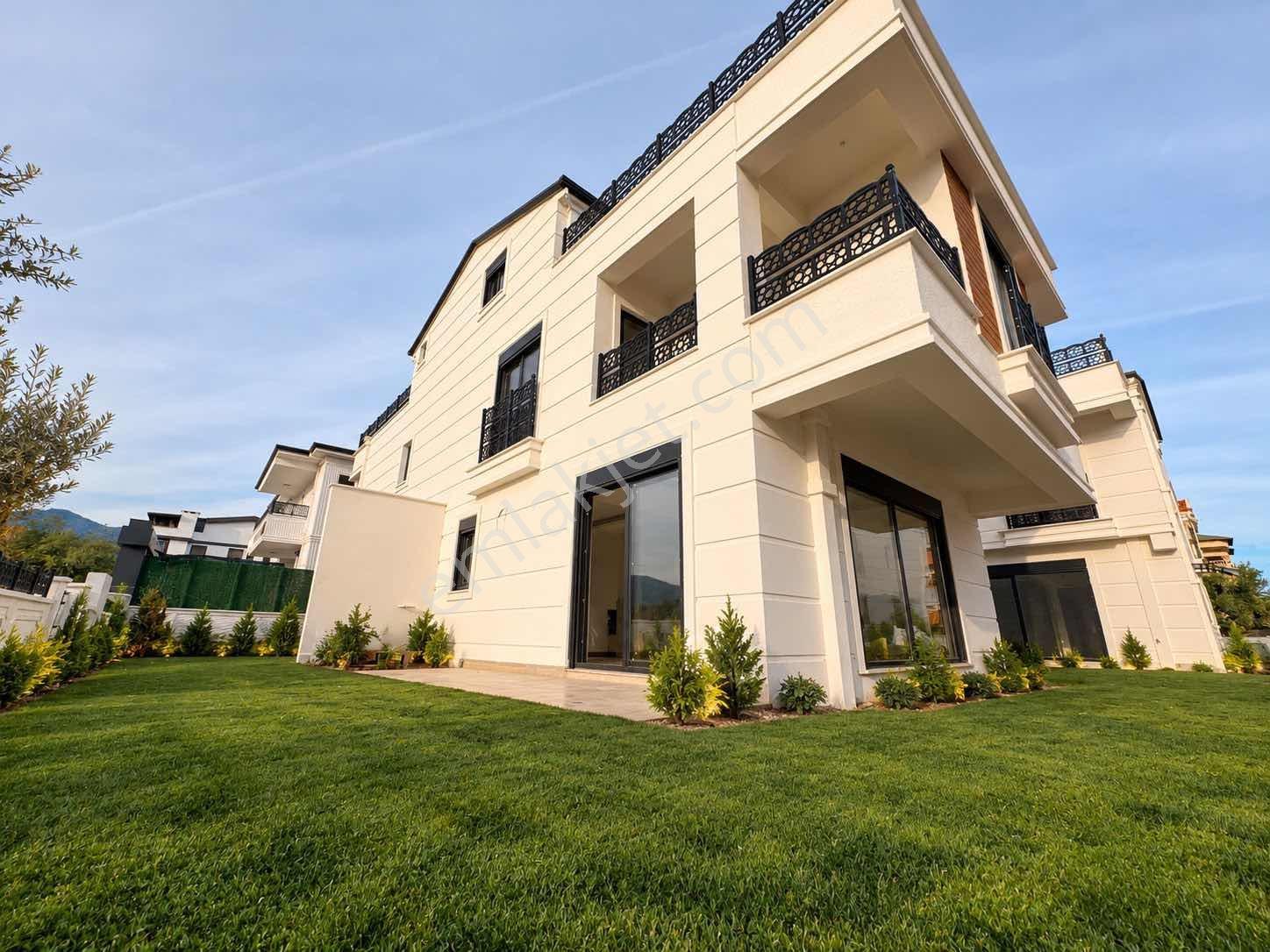 Avcı'dan Havuzlu 3+1 Geniş Bahçeli Sıfır Villa — fotoğraf 3