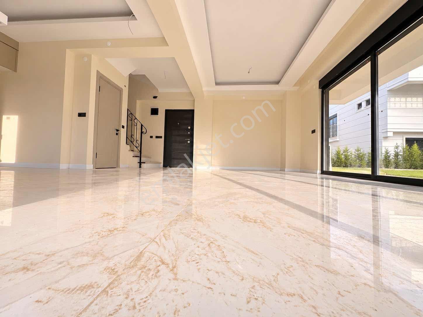 Avcı'dan Havuzlu 3+1 Geniş Bahçeli Sıfır Villa — fotoğraf 8