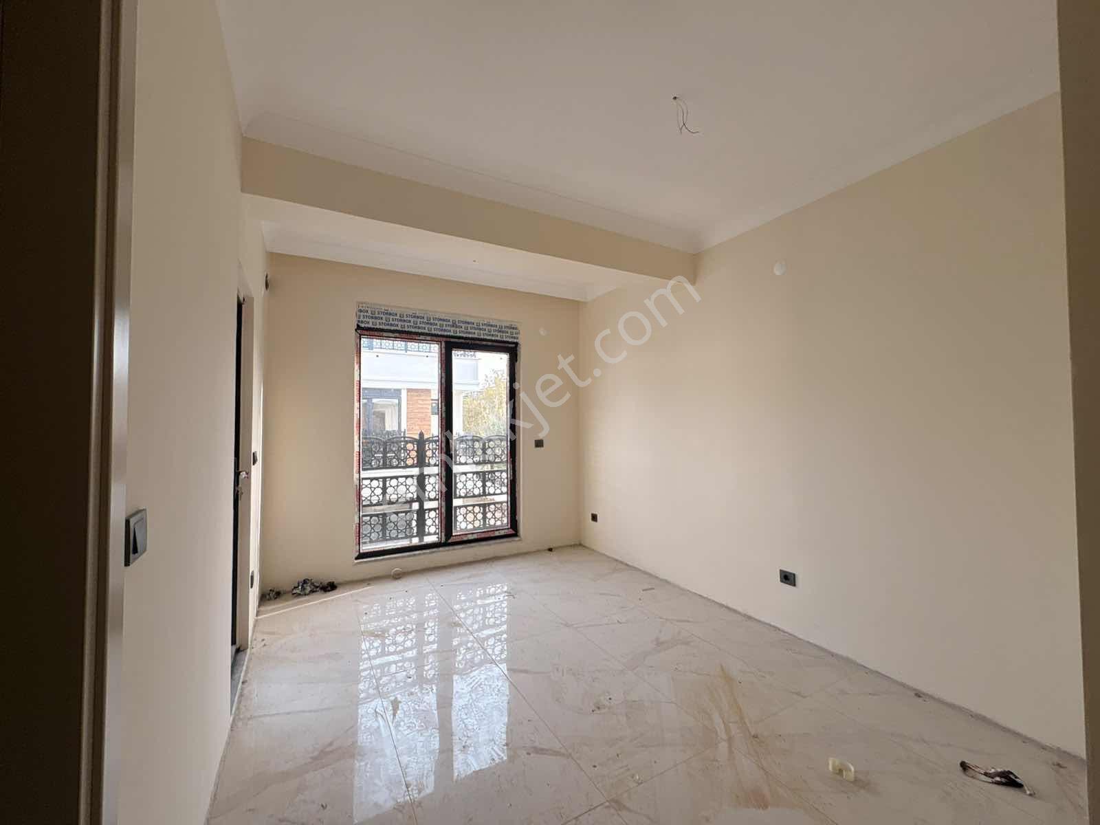Avcı'dan Havuzlu 3+1 Geniş Bahçeli Sıfır Villa — fotoğraf 11