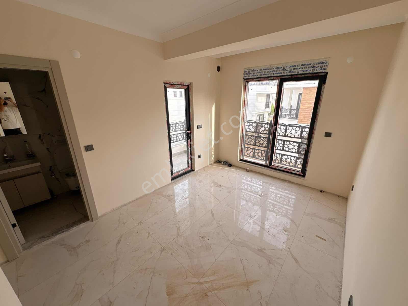 Avcı'dan Havuzlu 3+1 Geniş Bahçeli Sıfır Villa — fotoğraf 13