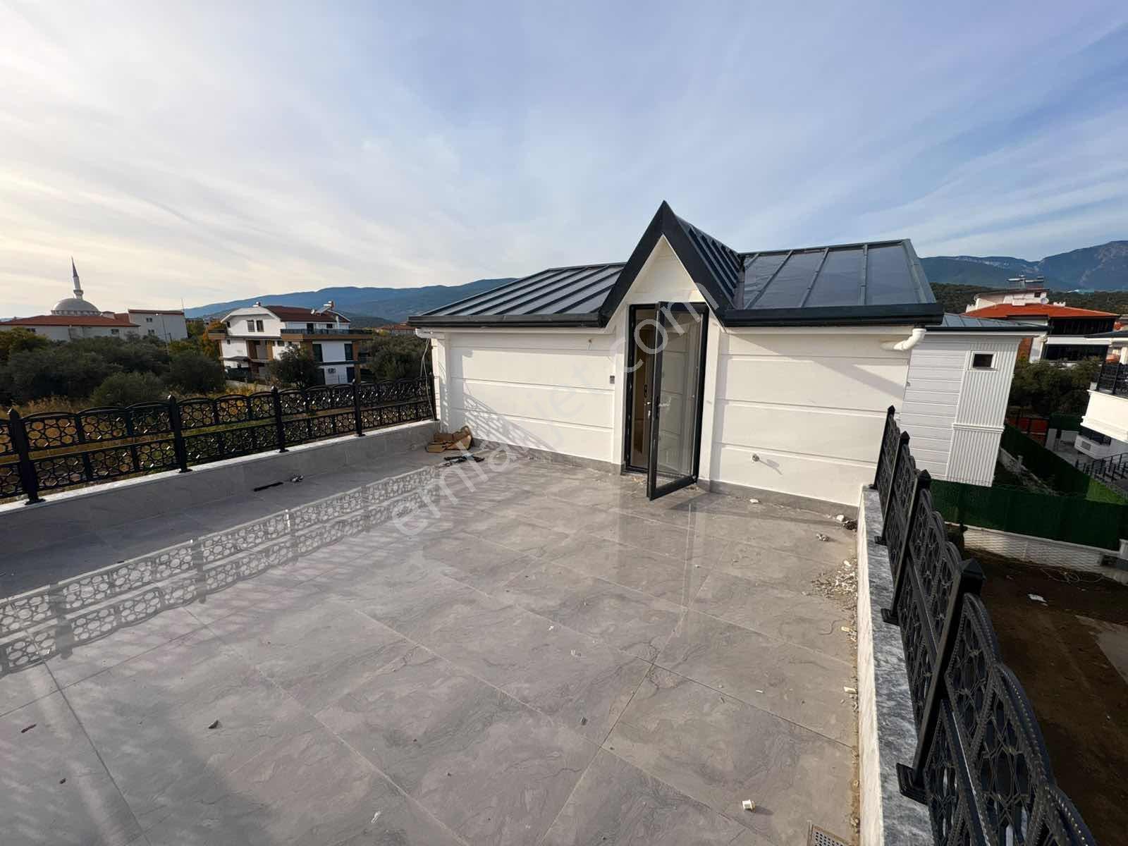 Avcı'dan Havuzlu 3+1 Geniş Bahçeli Sıfır Villa — fotoğraf 18