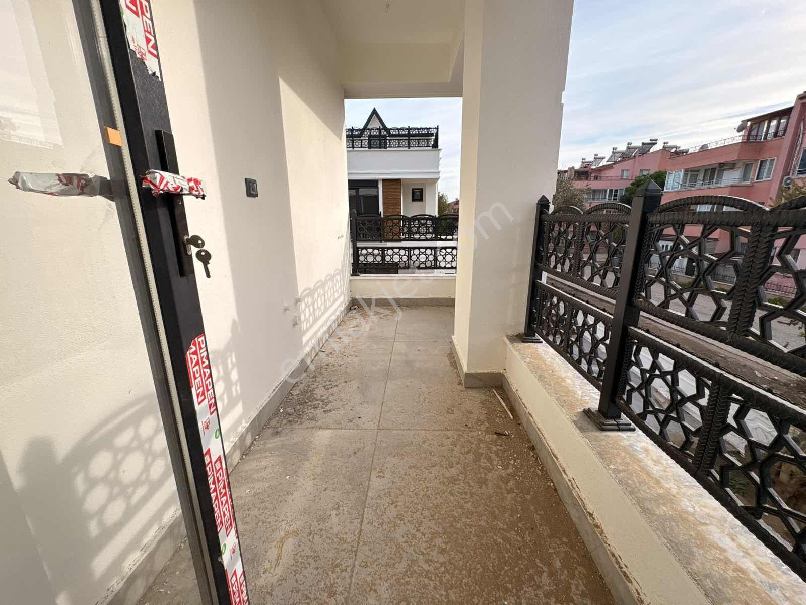 Avcı'dan Havuzlu 3+1 Geniş Bahçeli Sıfır Villa — fotoğraf 31