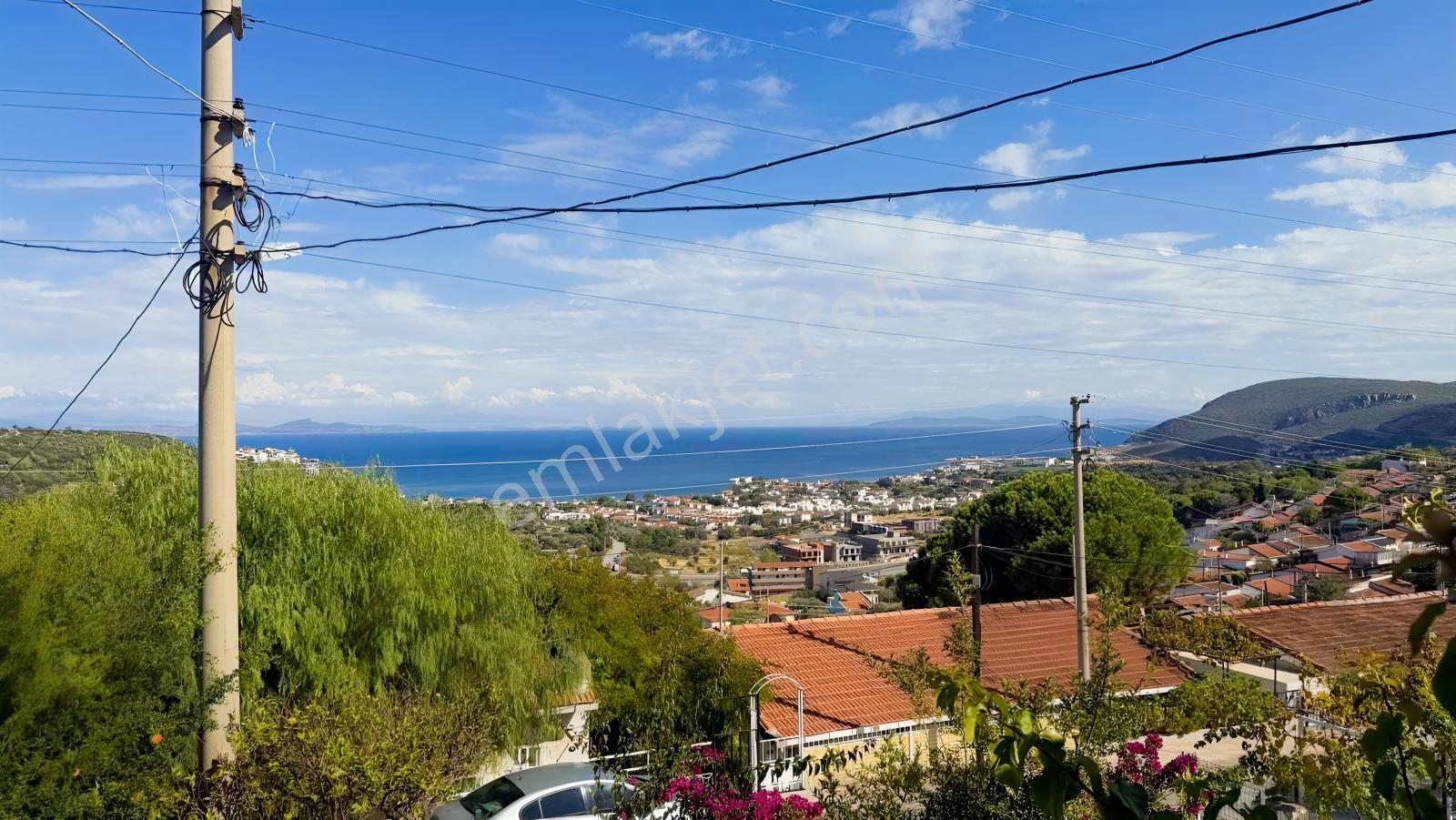 Karaburun'Da Denize Nazır, Bahçeli Tek Katlı Müstakil Ev