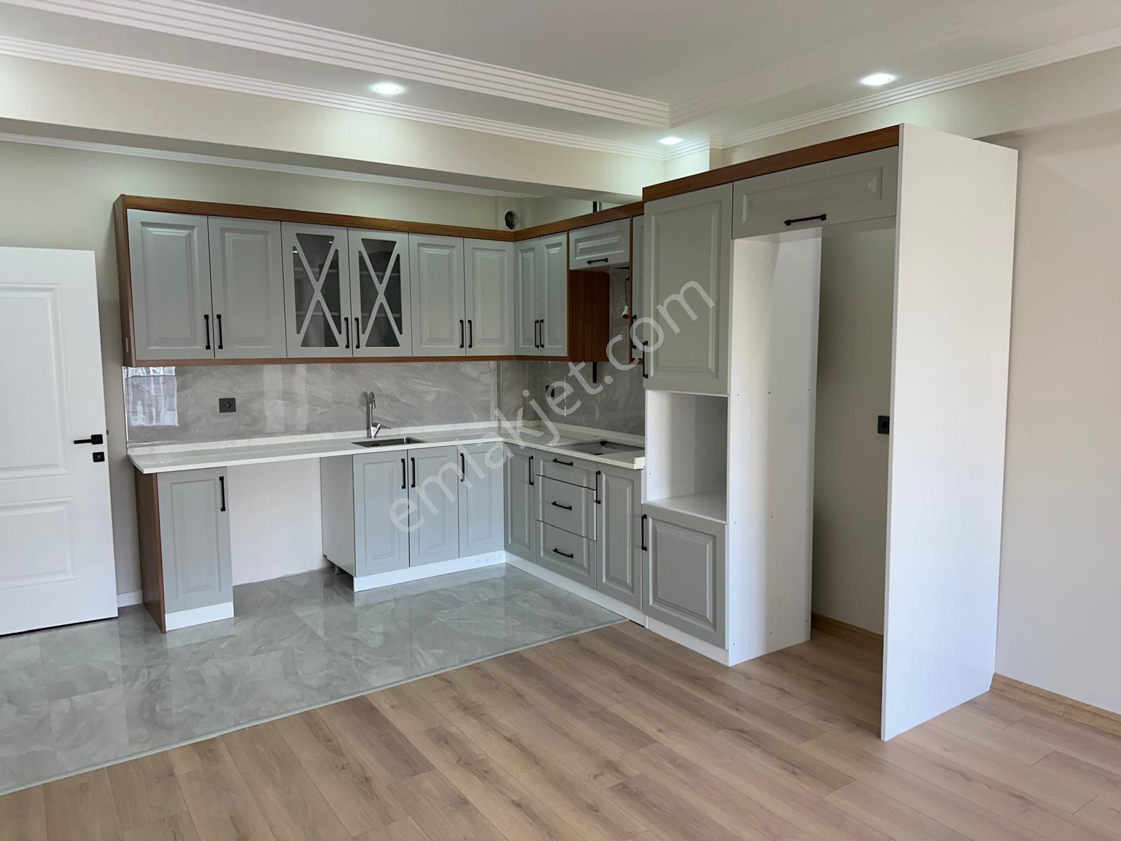 Zeki Emlaktan Muradiye'de Satılık Lüks 3+1 Otoparklı Sıfır Daire — fotoğraf 2