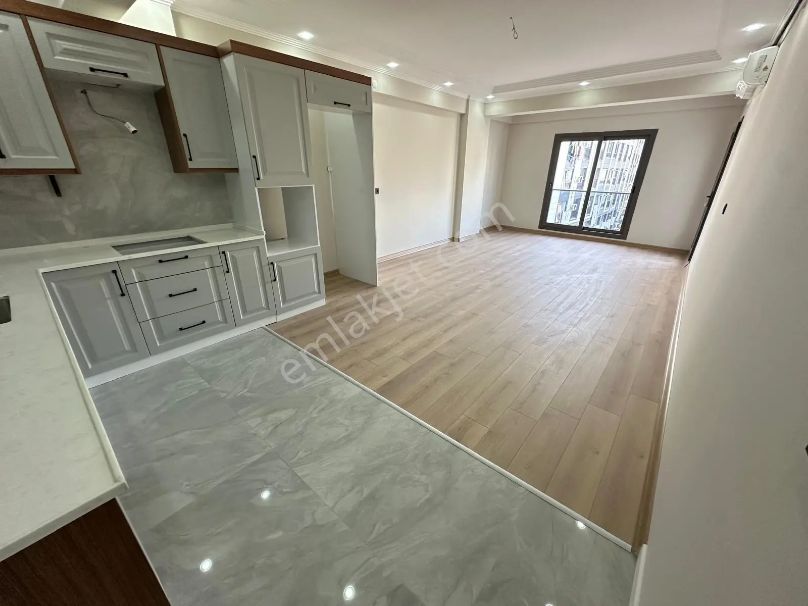 Zeki Emlaktan Muradiye'de Satılık Lüks 3+1 Otoparklı Sıfır Daire — fotoğraf 4