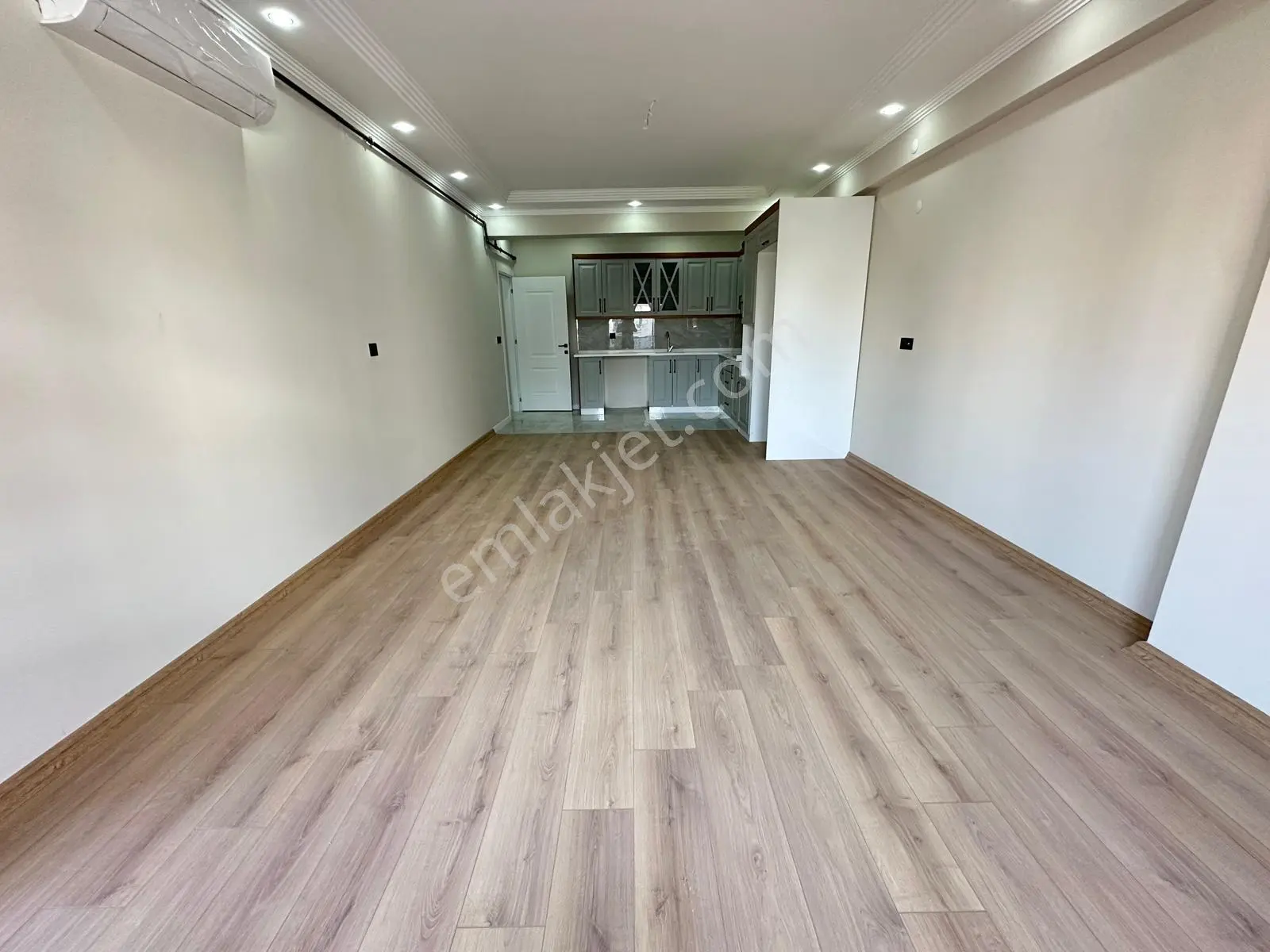 Zeki Emlaktan Muradiye'de Satılık Lüks 3+1 Otoparklı Sıfır Daire — fotoğraf 5