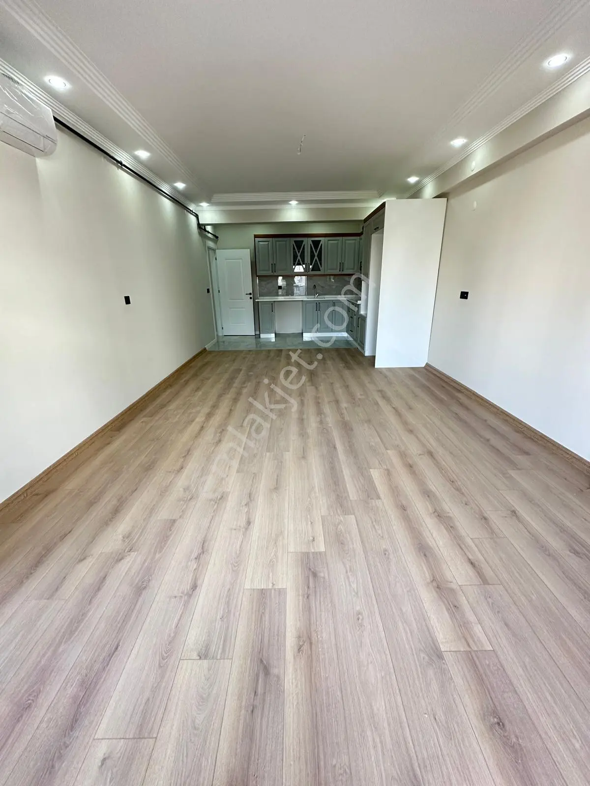 Zeki Emlaktan Muradiye'de Satılık Lüks 3+1 Otoparklı Sıfır Daire — fotoğraf 7