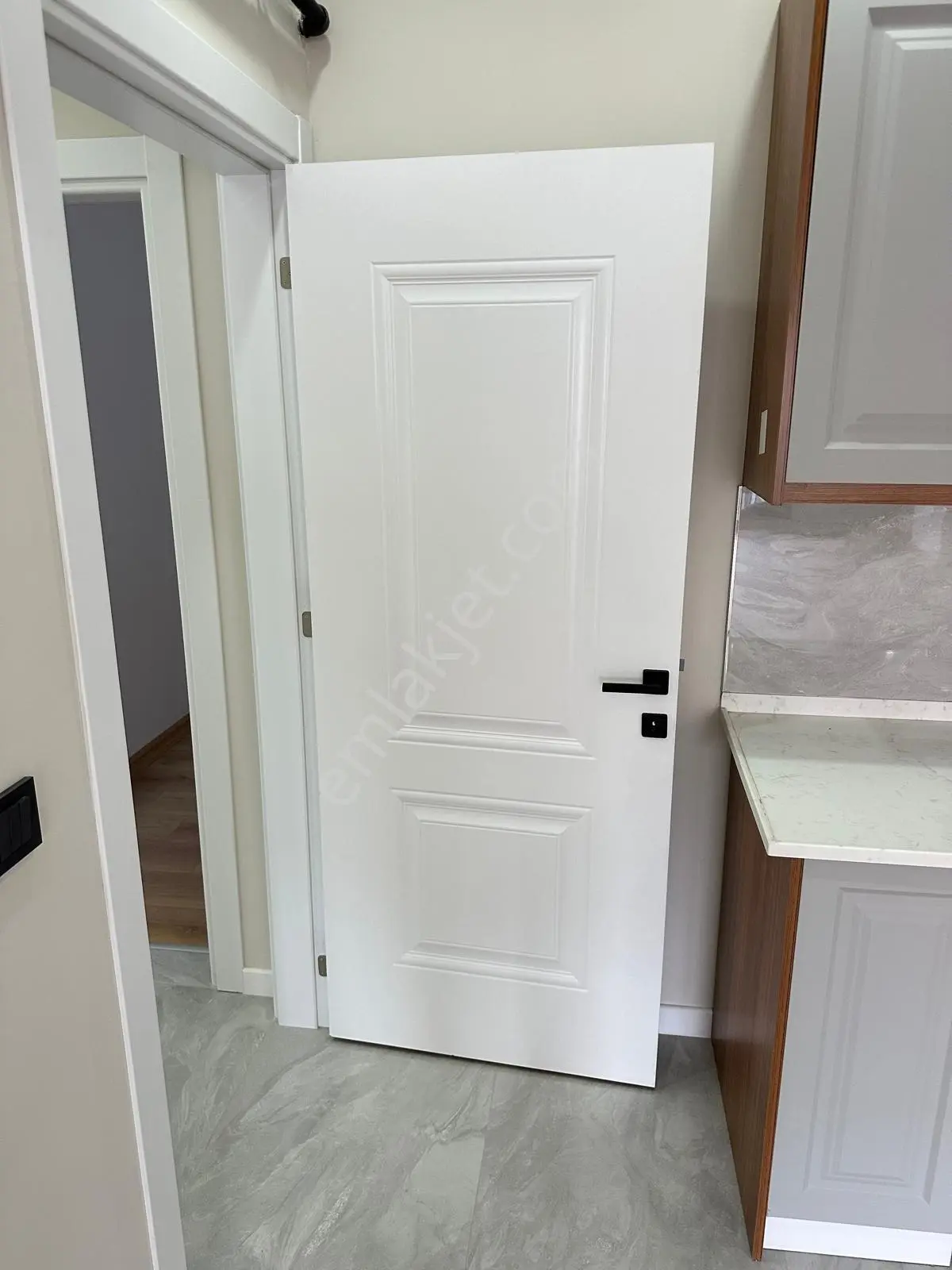 Zeki Emlaktan Muradiye'de Satılık Lüks 3+1 Otoparklı Sıfır Daire — fotoğraf 8
