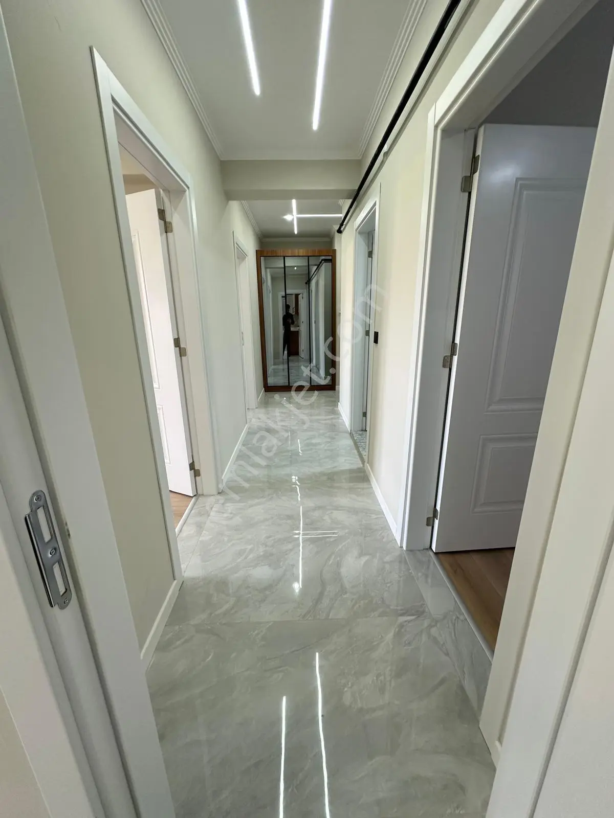 Zeki Emlaktan Muradiye'de Satılık Lüks 3+1 Otoparklı Sıfır Daire — fotoğraf 24
