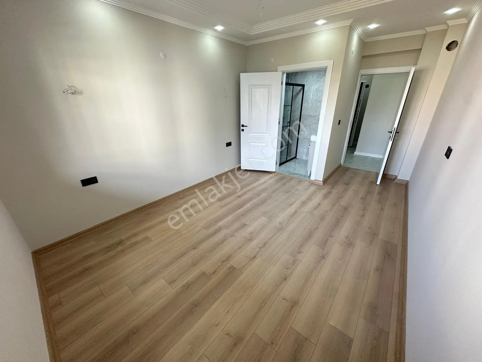 Zeki Emlaktan Muradiye'de Satılık Lüks 3+1 Otoparklı Sıfır Daire — fotoğraf 25