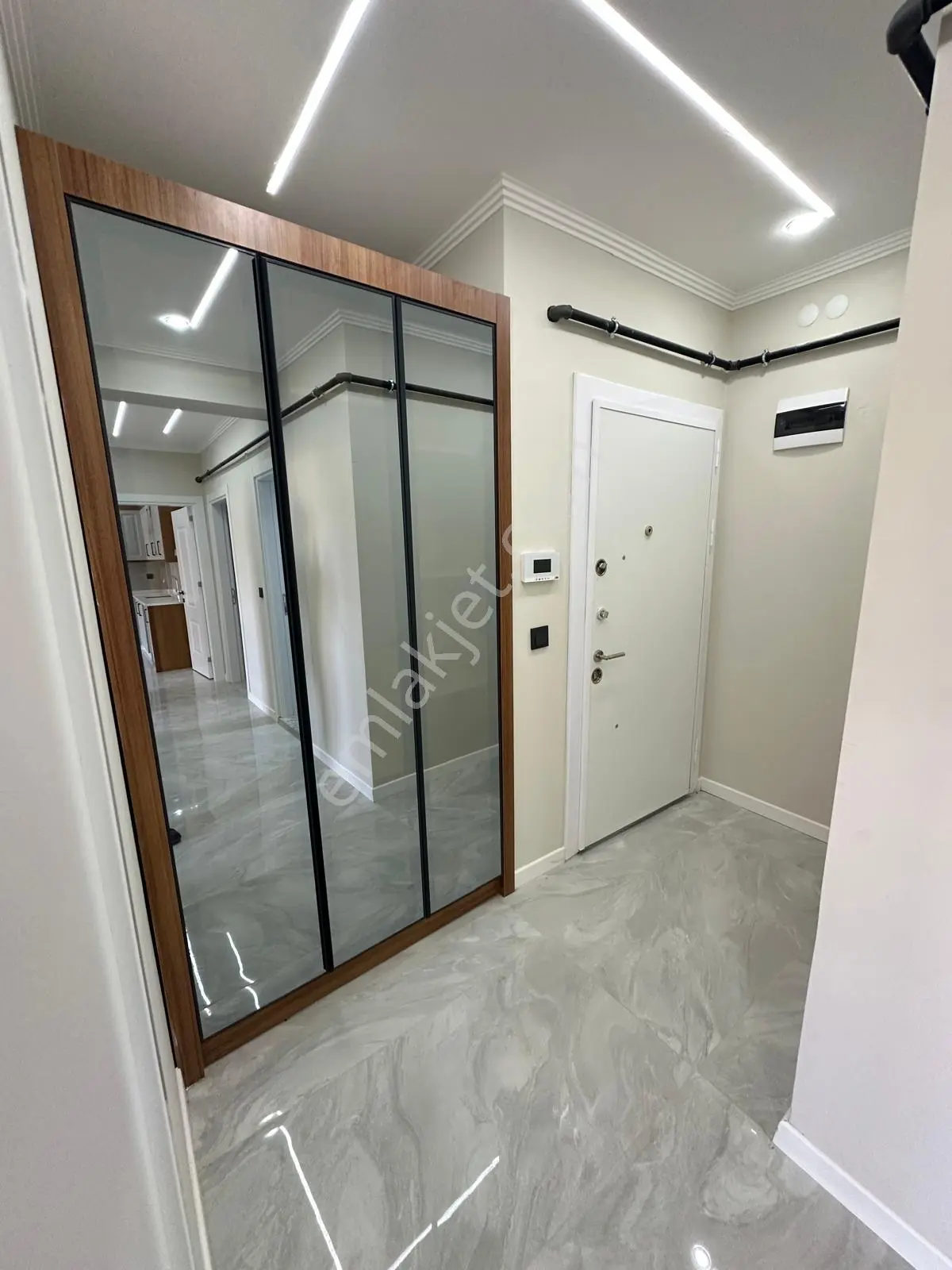 Zeki Emlaktan Muradiye'de Satılık Lüks 3+1 Otoparklı Sıfır Daire — fotoğraf 30