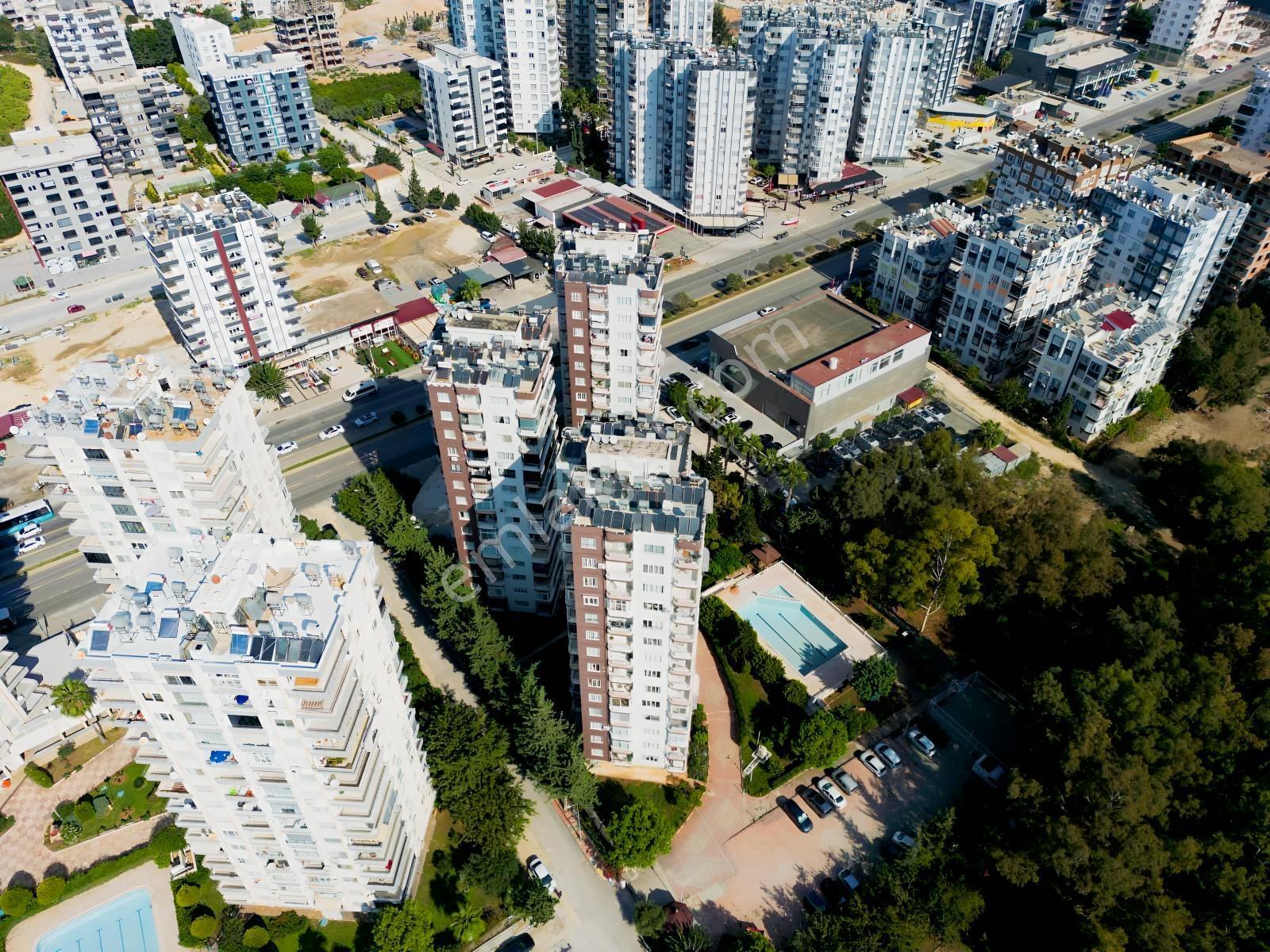 Mezitli 75. Yıl Mahallesinde Havuzlu Sitede Satılık 3+1 Daire — fotoğraf 3