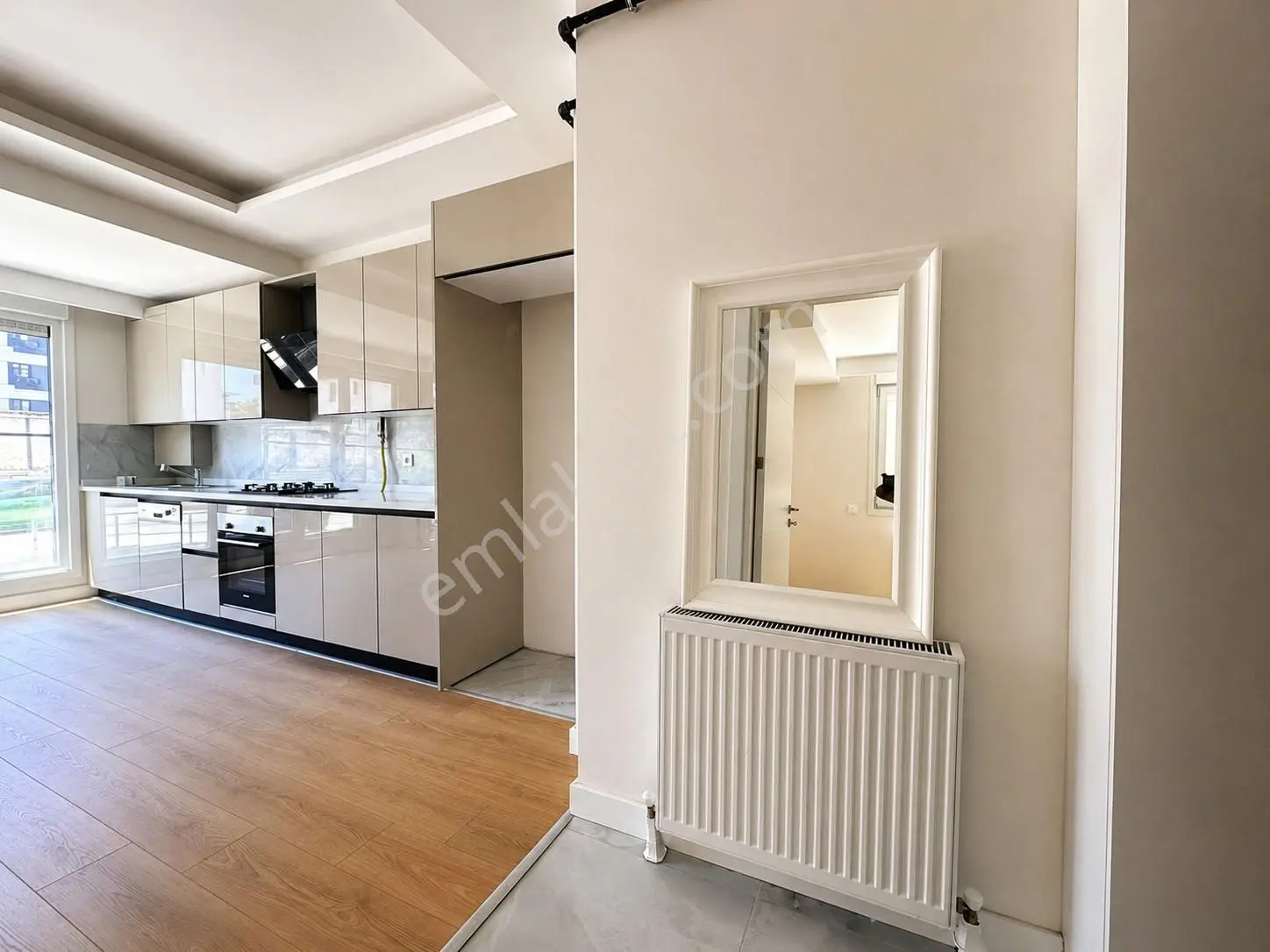 Suadiye De Bağdata Çok Yakın Konumda Balkonlu 1+1 — fotoğraf 2