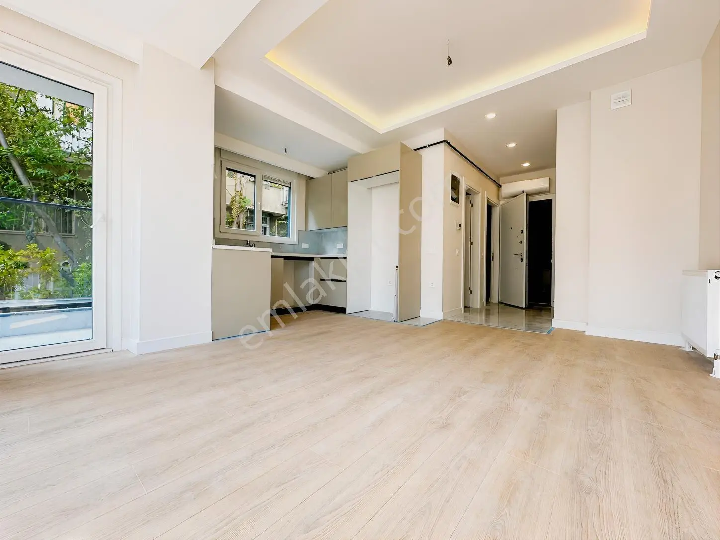 Suadiye De Bağdata Çok Yakın Konumda Balkonlu 1+1 — fotoğraf 24